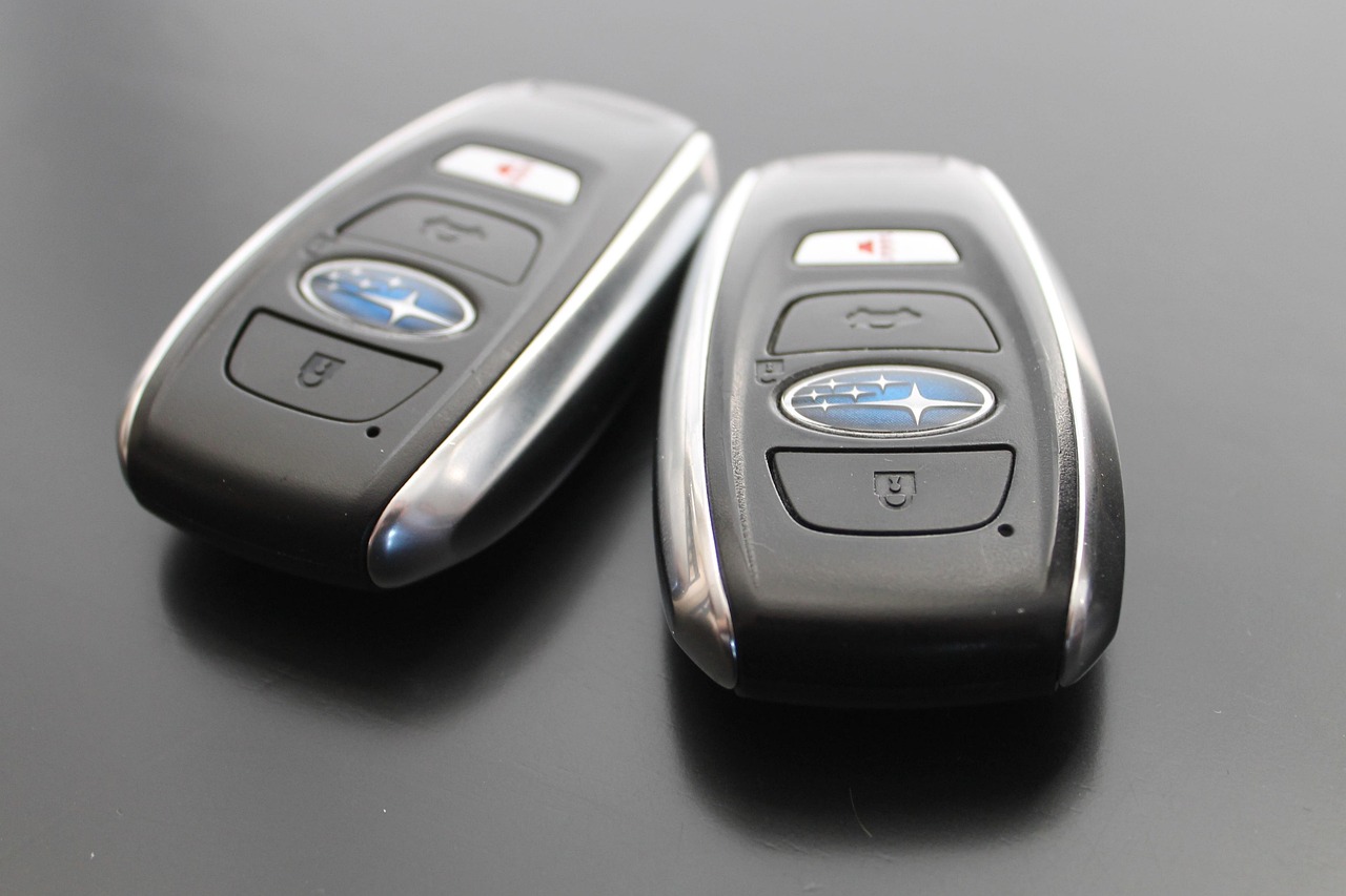 Accueil car, car wallpapers, key, key ring, keyless access, subaru, gray key